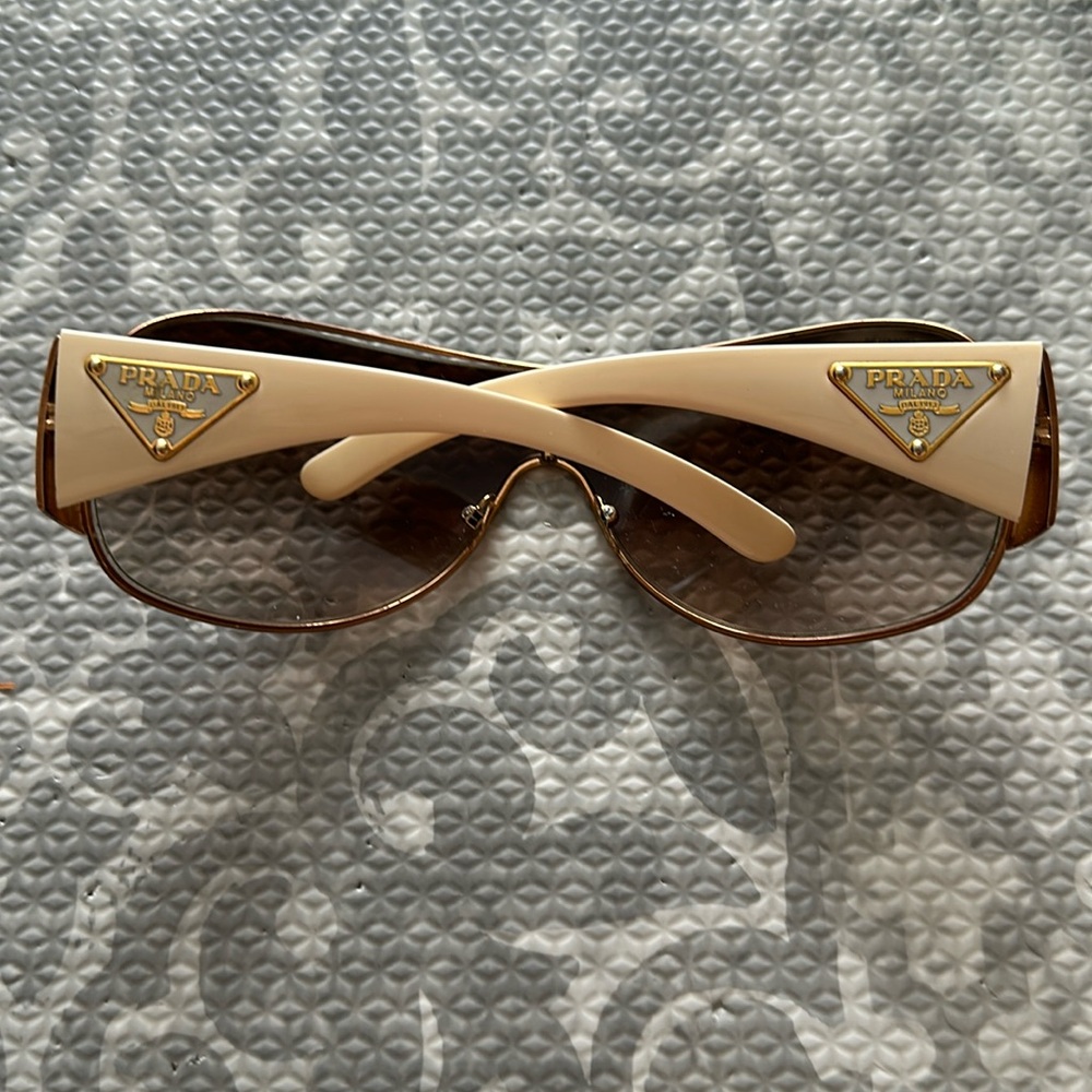 🕶️ PRADA Unisex Sunglasses